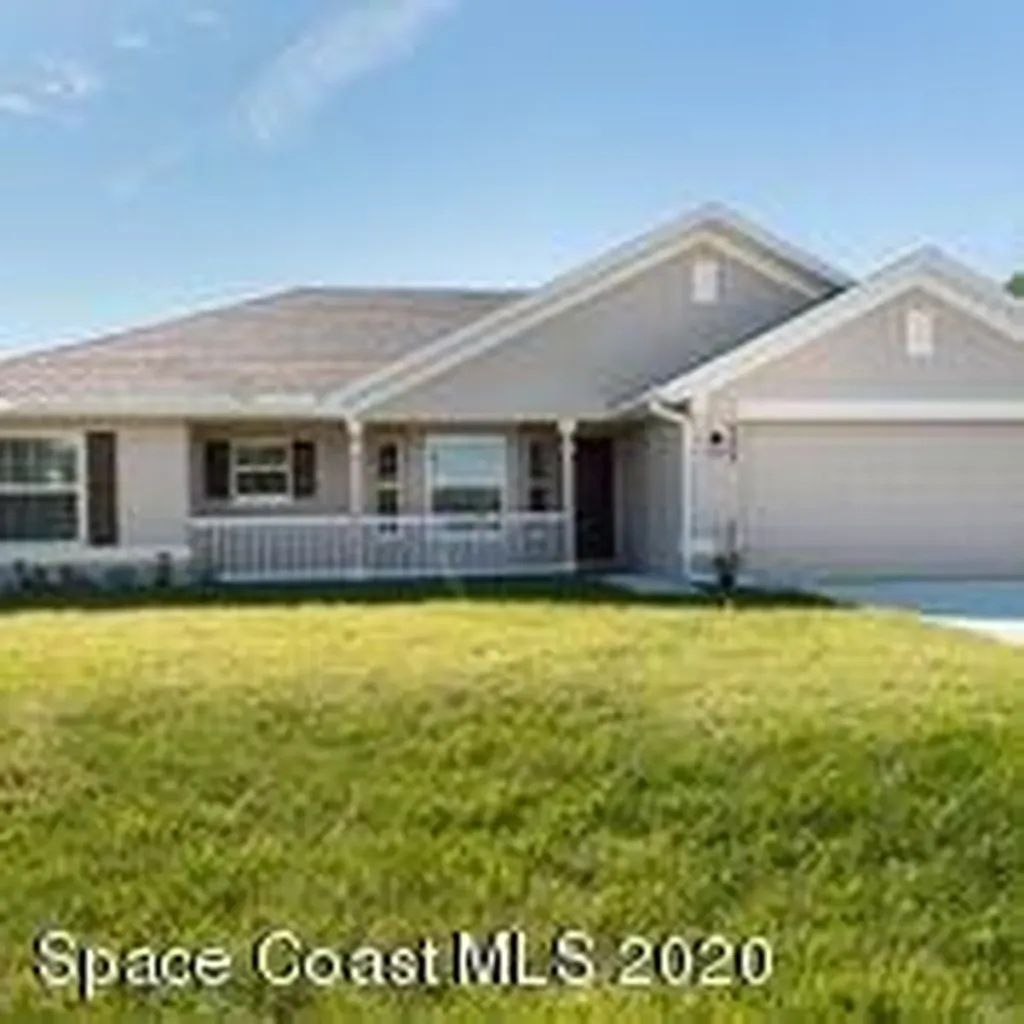 538 Agnes Street Sebastian FL 32958