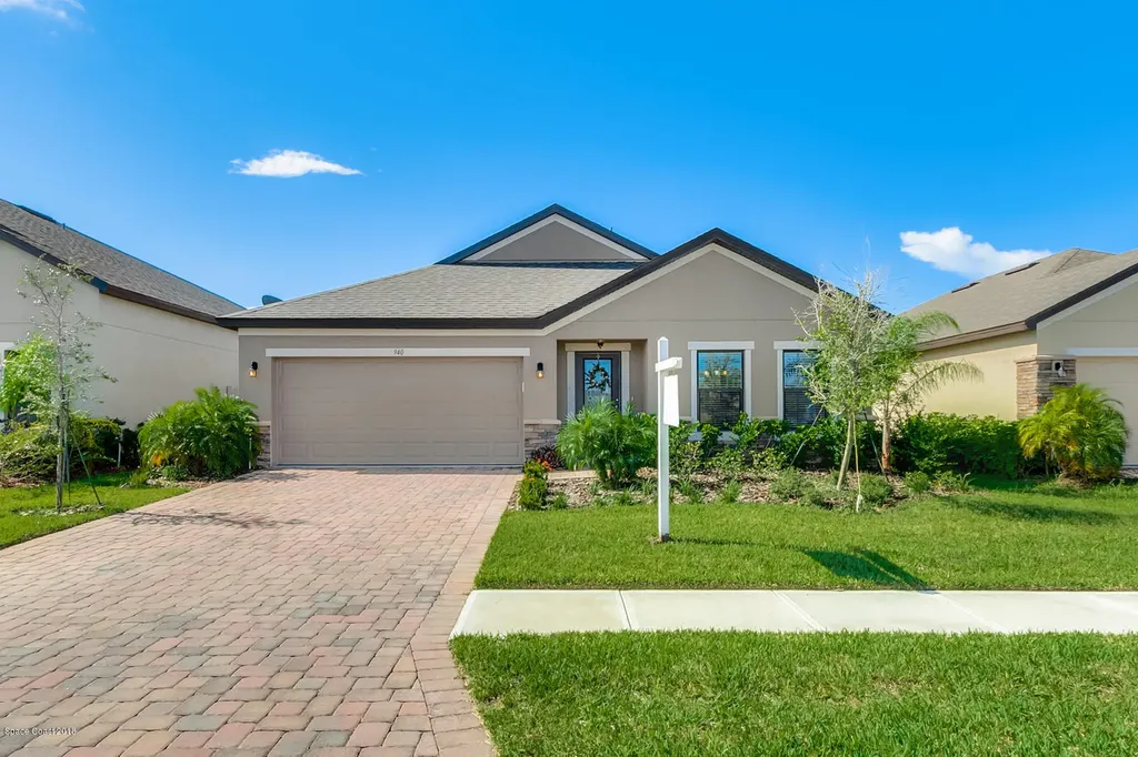 940 Dillard Drive SE Palm Bay FL 32909
