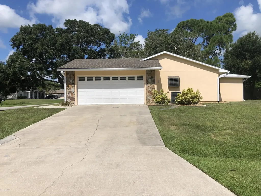 1200 Nienburg Avenue NW Palm Bay FL 32907