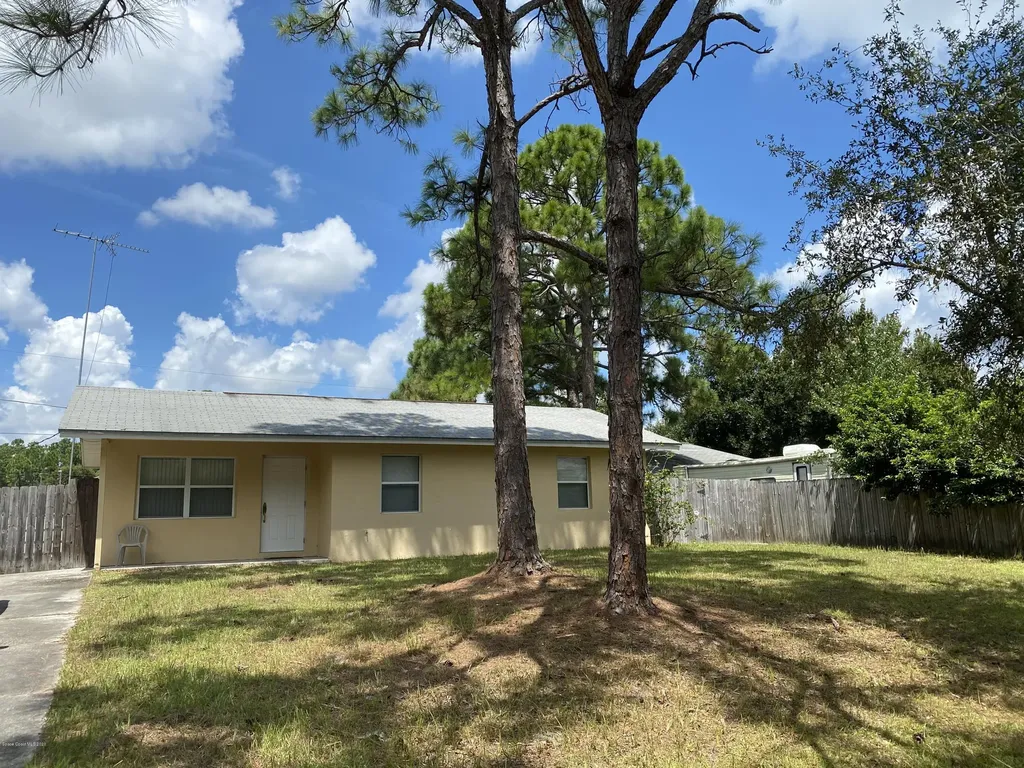 280 Medea Avenue NW Palm Bay FL 32907