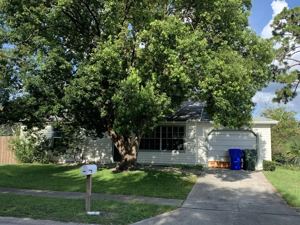1547 Elmwood Avenue Kissimmee FL 34744