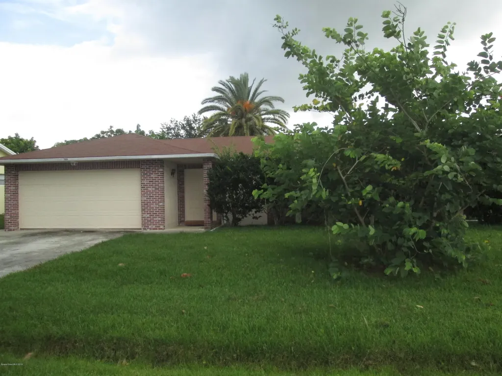 2085 Advana Street NE Palm Bay FL 32905