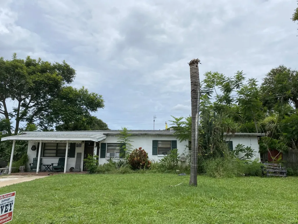 522 Seacrest Avenue Merritt Island FL 32952
