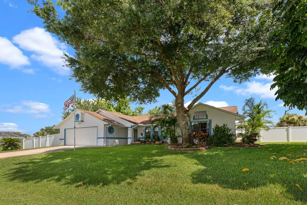 695 Haftez Street NE Palm Bay FL 32907