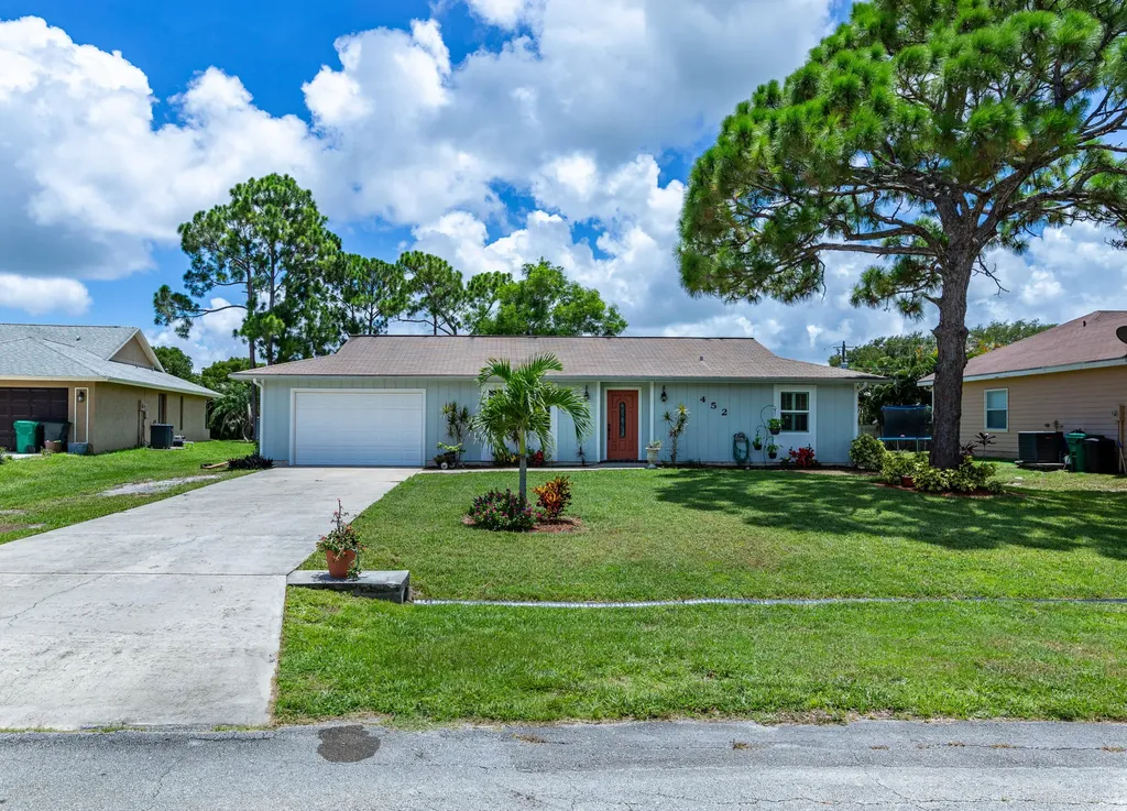 452 SE Airview Avenue Port St Lucie FL 34984