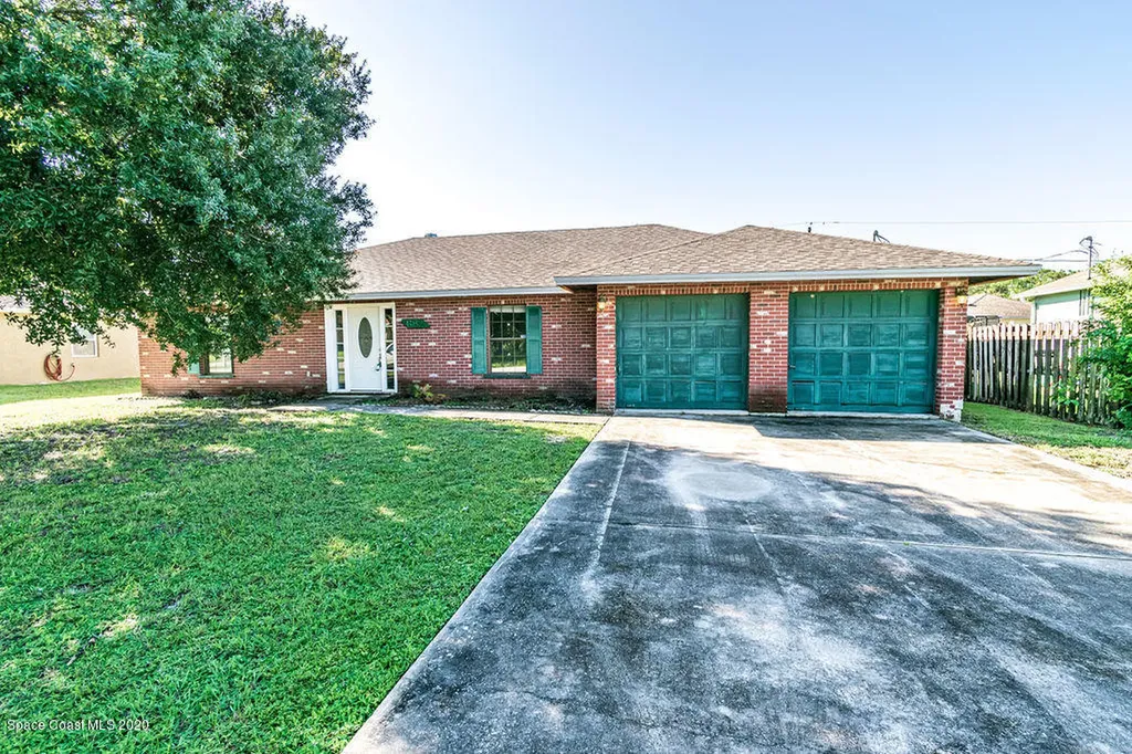 682 Altamira Street NW Palm Bay FL 32907