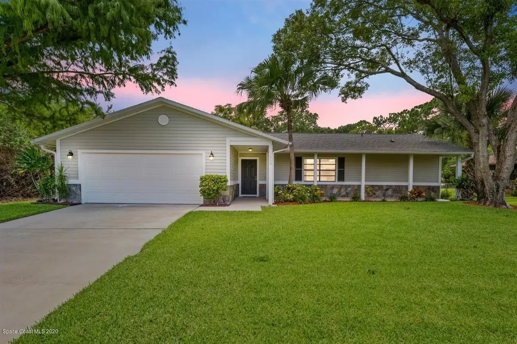 658 Rostock Circle NW Palm Bay FL 32907