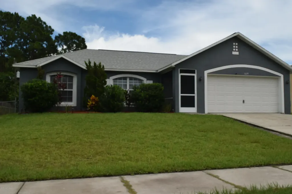 1025 Glendale Avenue NW Palm Bay FL 32907