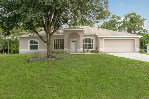 502 Holmes Avenue NW Palm Bay FL 32907