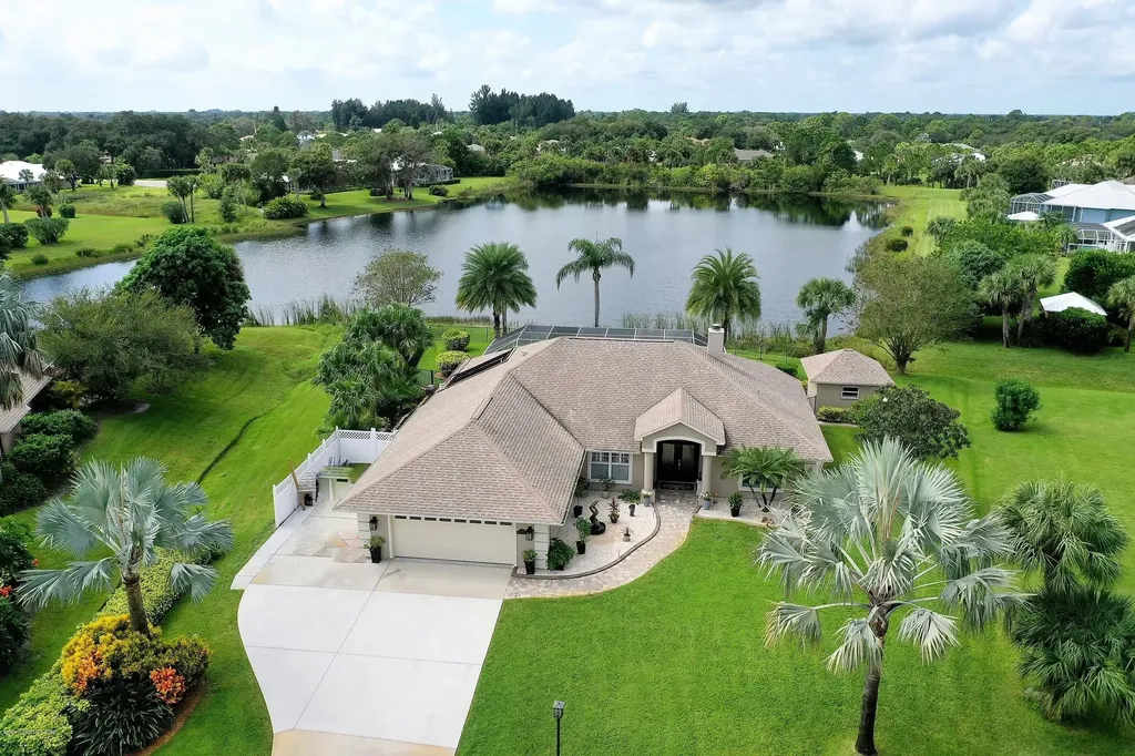 702 S Easy Street Sebastian FL 32958