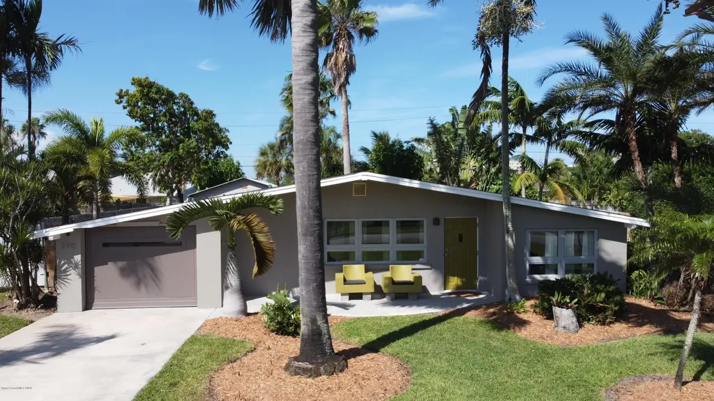 210 Avenida De La Vista Indialantic FL 32903