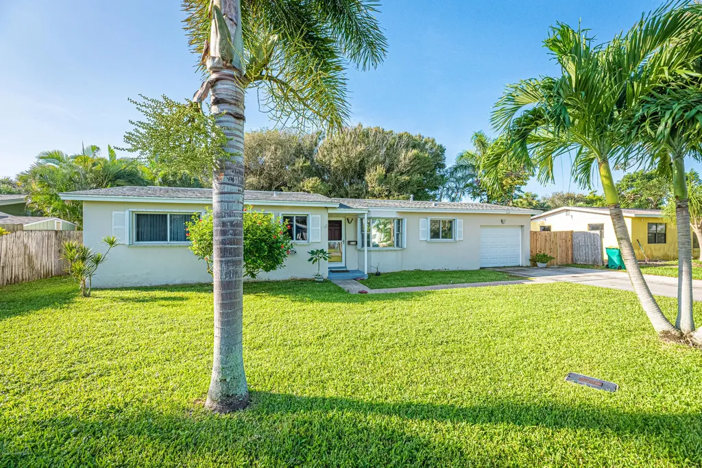226 NE 2nd Street Satellite Beach FL 32937