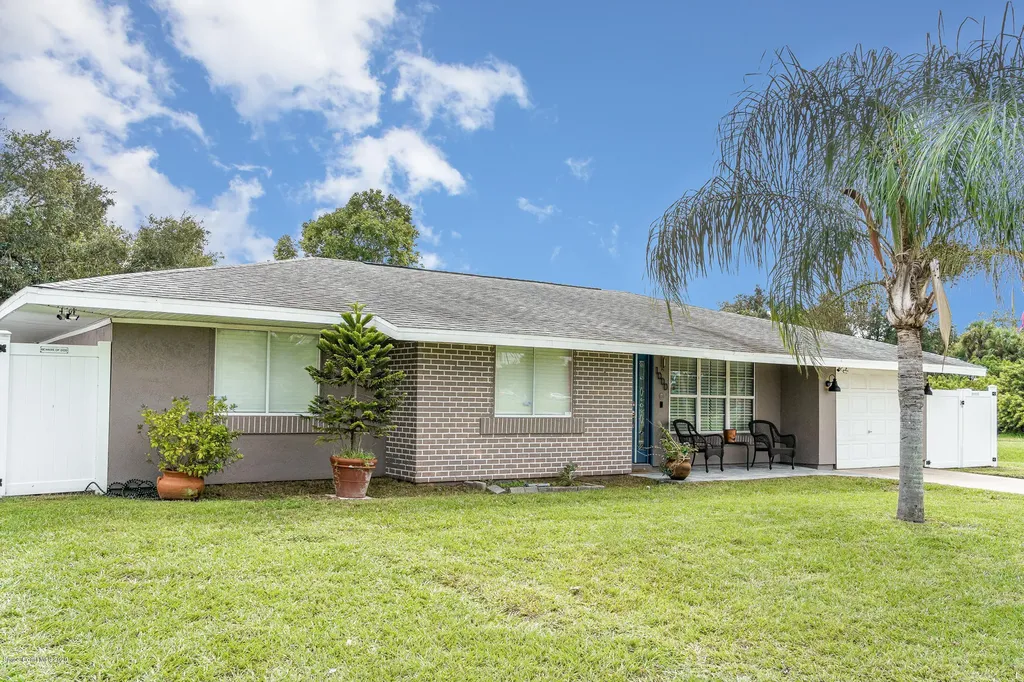 1000 Newbern Street NE Palm Bay FL 32905