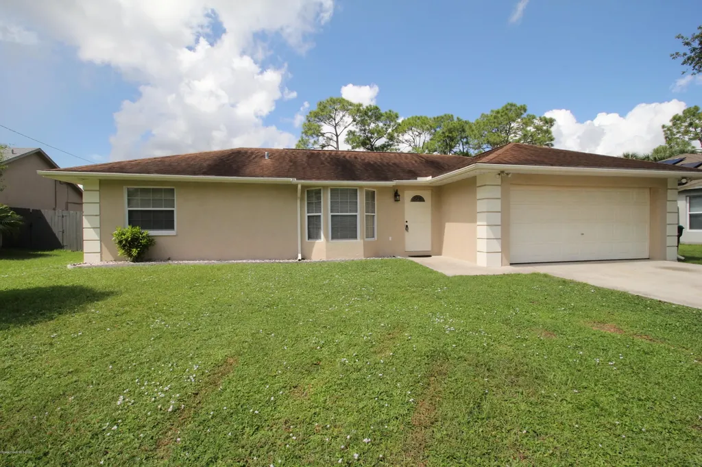 822 Aachen Avenue NW Palm Bay FL 32907