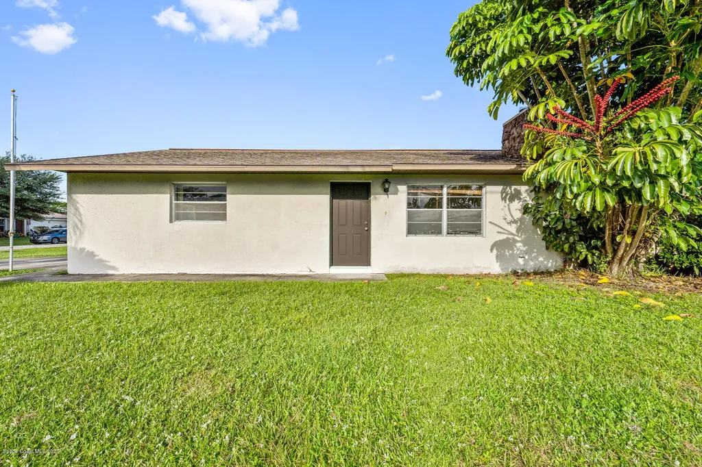 1695 Sadigo Street SE Palm Bay FL 32909
