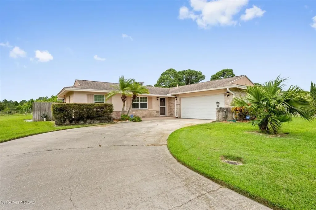 2745 Wright Avenue Melbourne FL 32935