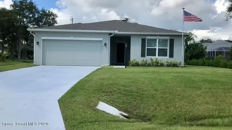 438 Pine Street Sebastian FL 32958