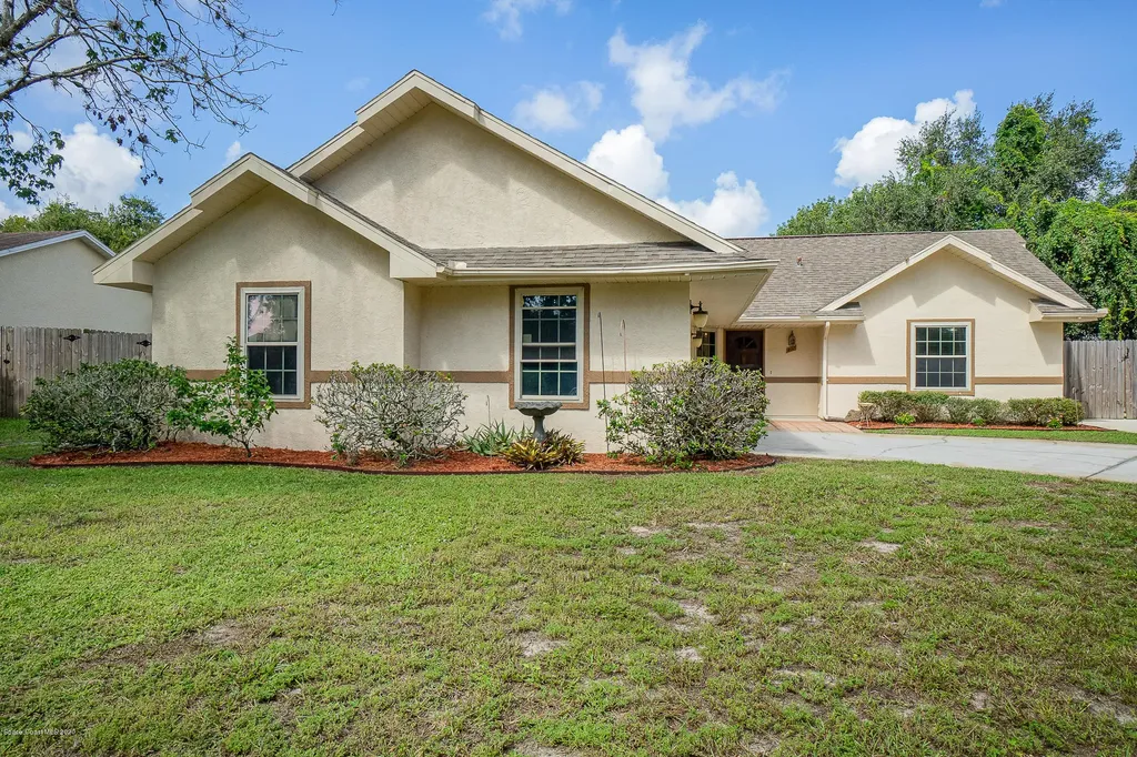 832 Trailwood Avenue Titusville FL 32796