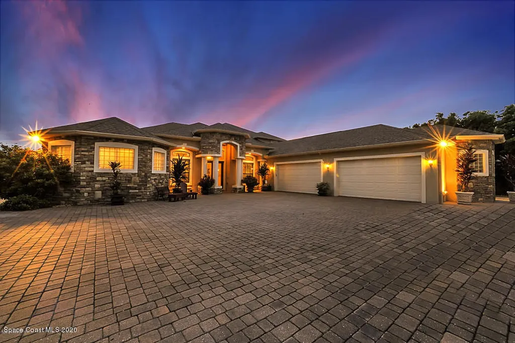 4022 Tradewinds Trail Merritt Island FL 32953