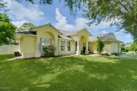 380 Esterbrook Avenue NE Palm Bay FL 32907