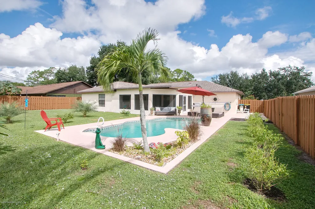 1060 Beacon Street NW Palm Bay FL 32907