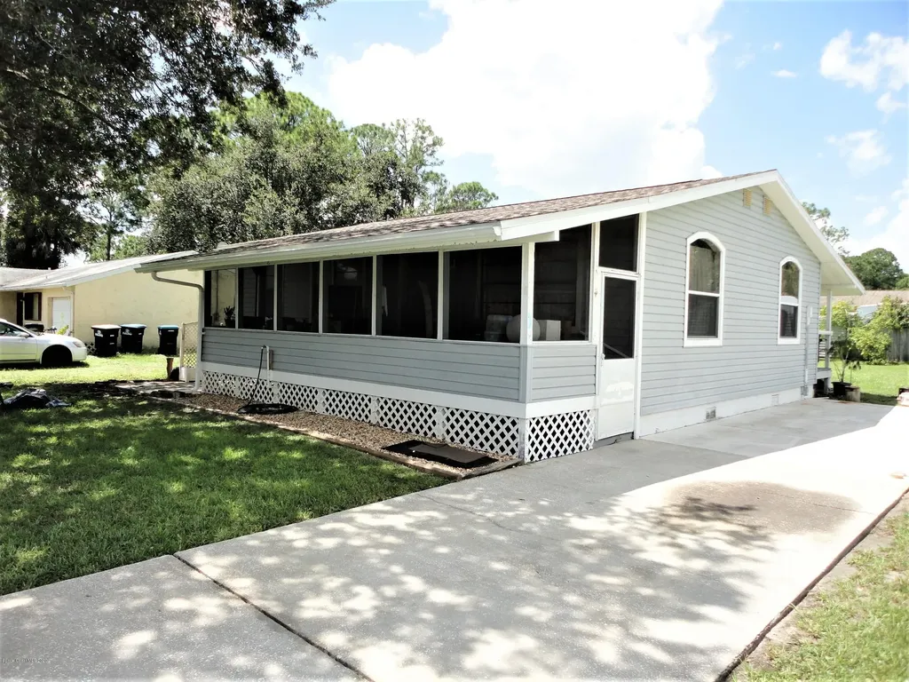 462 Windswept Avenue SW Palm Bay FL 32908