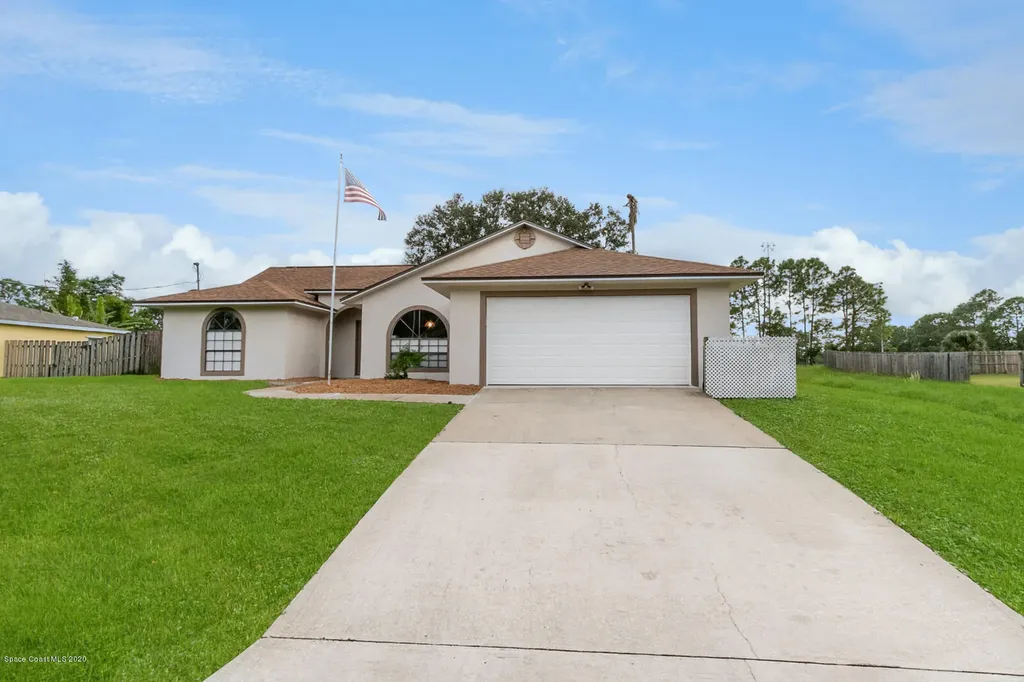 1182 Beacon Street NW Palm Bay FL 32907