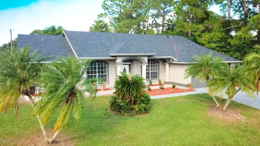 785 Pampas Street NW Palm Bay FL 32907