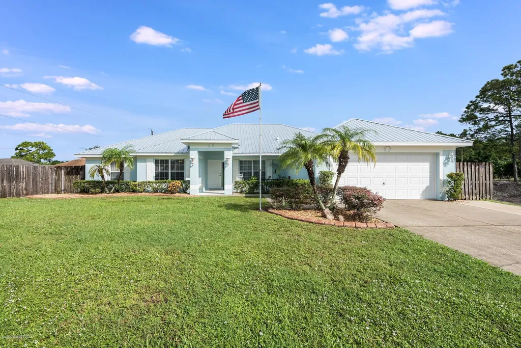 1821 Calmar Street NW Palm Bay FL 32907