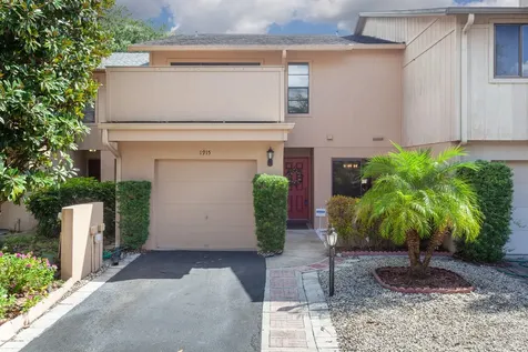 1915 Cashew Courtway Titusville FL 32780