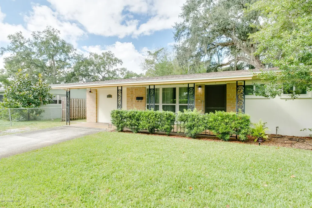 18 N Dixie Avenue Titusville FL 32796