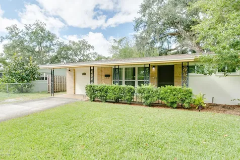18 N Dixie Avenue Titusville FL 32796