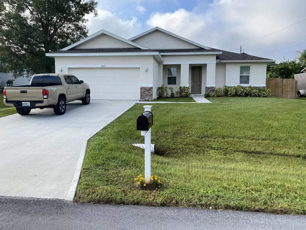 1662 Glenridge Street NW Palm Bay FL 32907