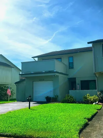 1909 Dipol Courtway Titusville FL 32780