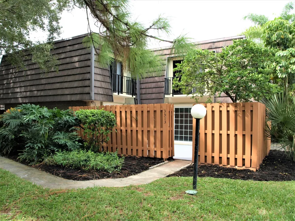 3513 Vista Oaks Circle NE Palm Bay FL 32905