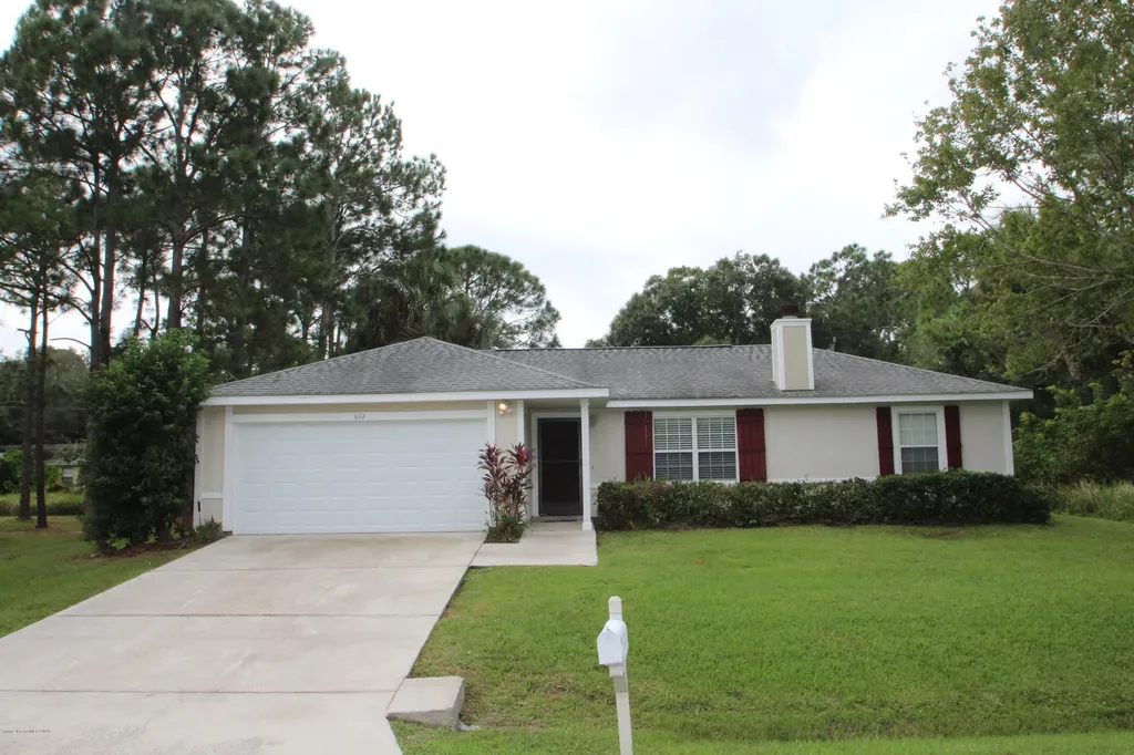 662 Toni Street SW Palm Bay FL 32908