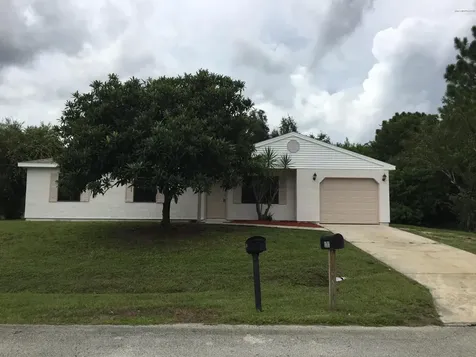 131 Crosspoint Street SE Palm Bay FL 32909