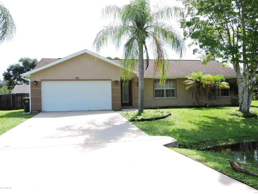 1241 Monument Avenue SE Palm Bay FL 32909