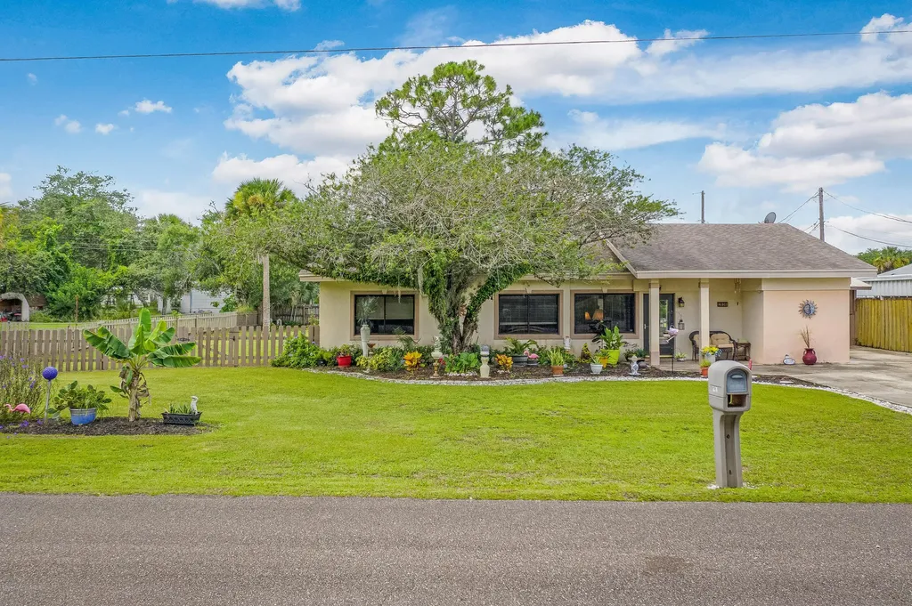 2836 Econ Avenue Mims FL 32754