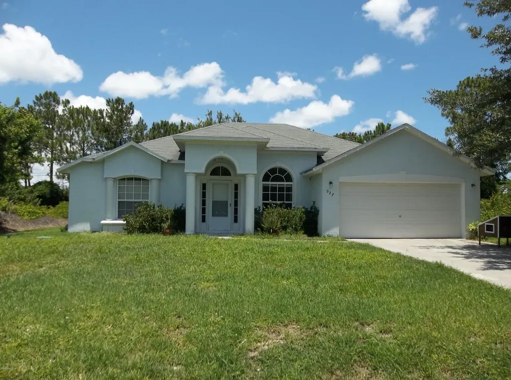 927 Vantage Street SE Palm Bay FL 32909