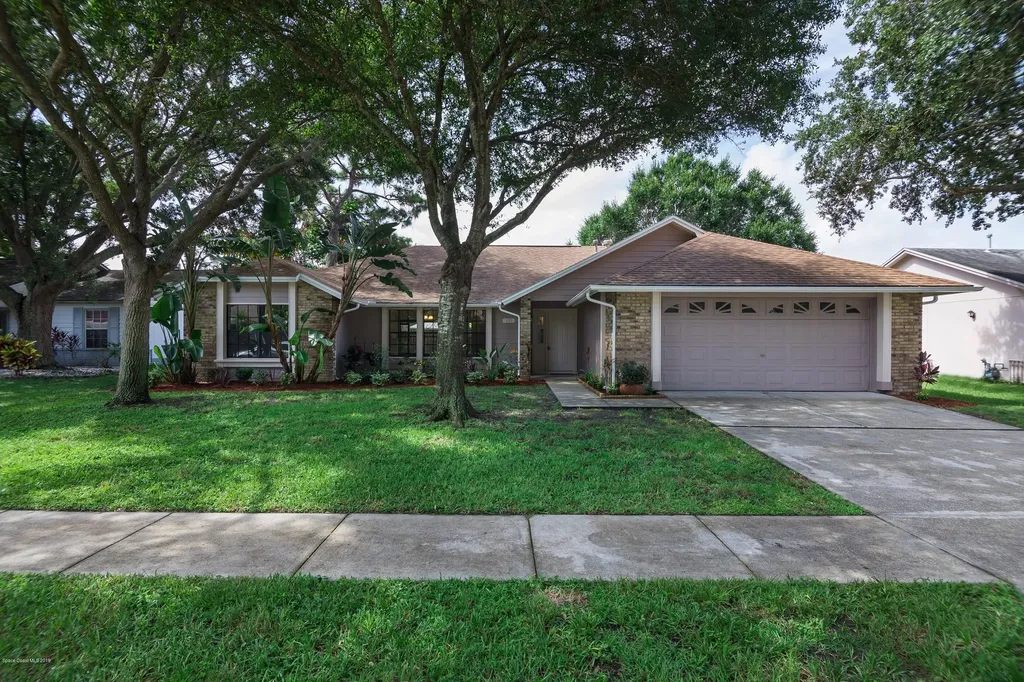 135 Twin Lakes Road Melbourne FL 32901