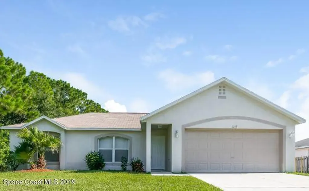 1517 Fairlight Street NW Palm Bay FL 32907