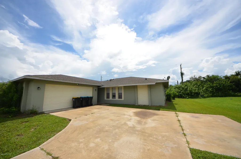 838 Gillen Avenue NW Palm Bay FL 32907