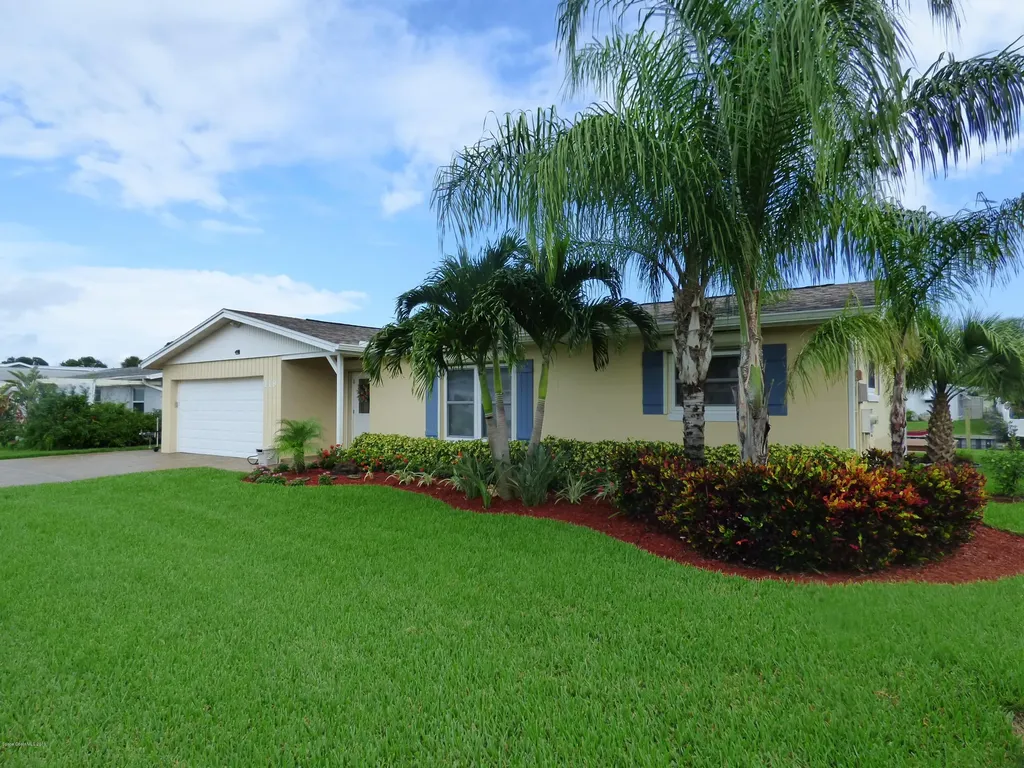 118 Via De La Reina Merritt Island FL 32953