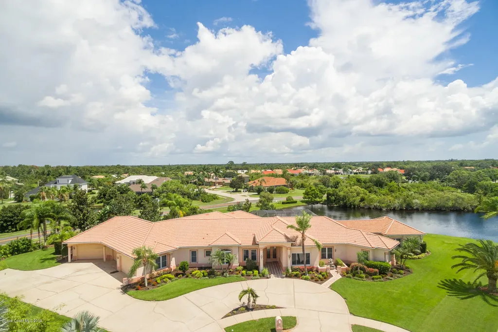 910 Versailles Court Melbourne FL 32940