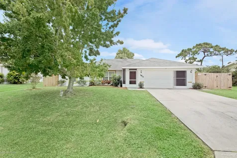 1812 Ardmore Street NE Palm Bay FL 32907
