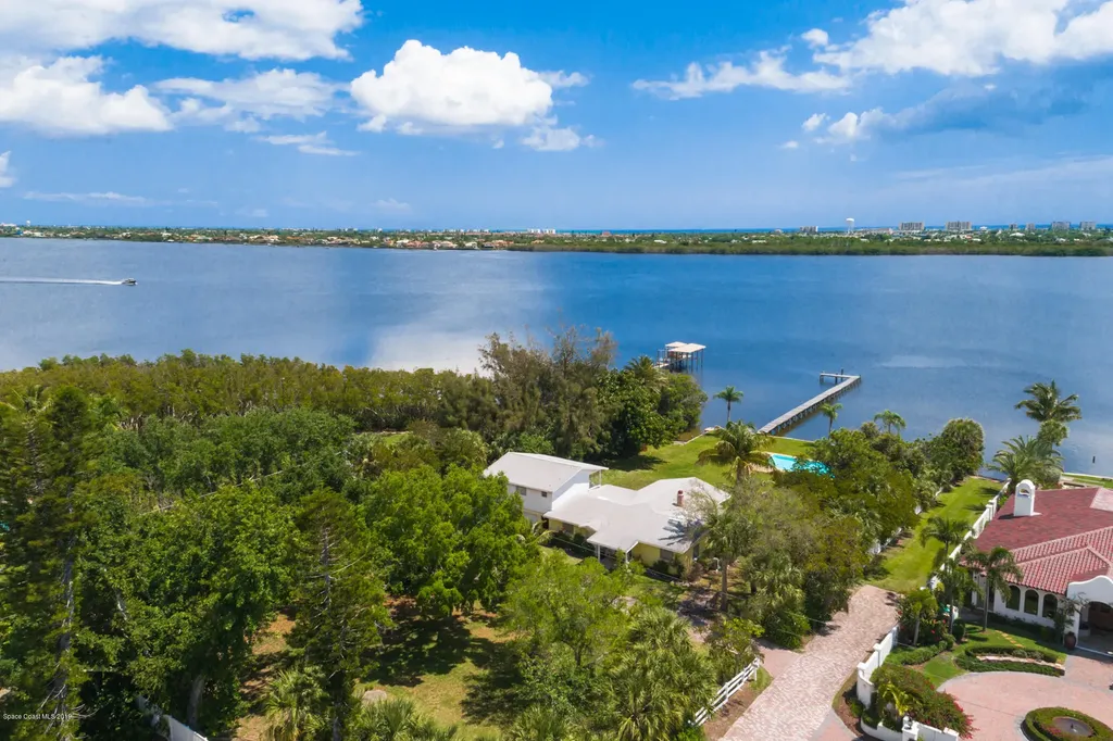 18 Stockton Drive Merritt Island FL 32952