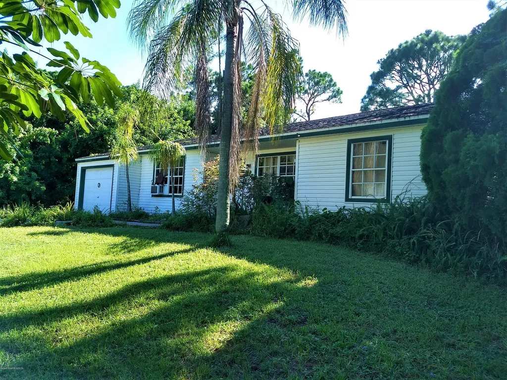 412 Calabria Avenue SE Palm Bay FL 32909