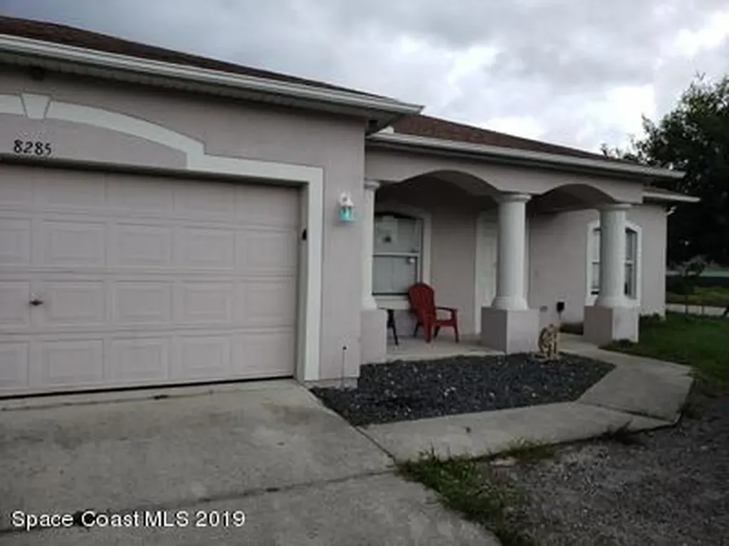 8285 103rd Avenue Vero Beach FL 32967