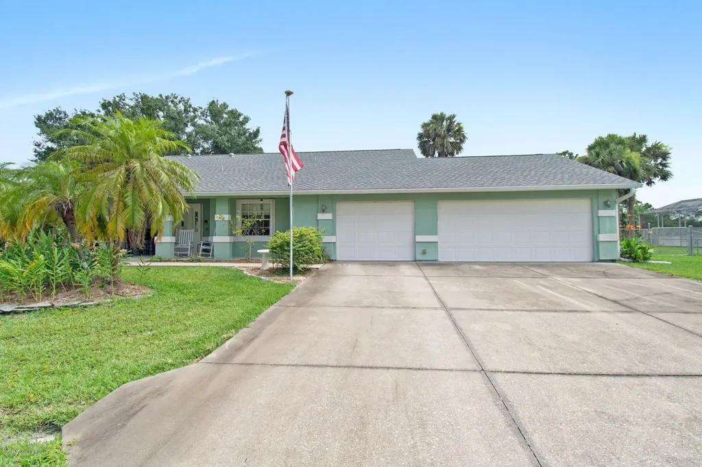 284 Hurst Road NE Palm Bay FL 32907